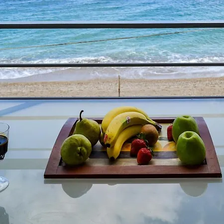 شقة Eclectic With Beach At The Doorstep Aigeira